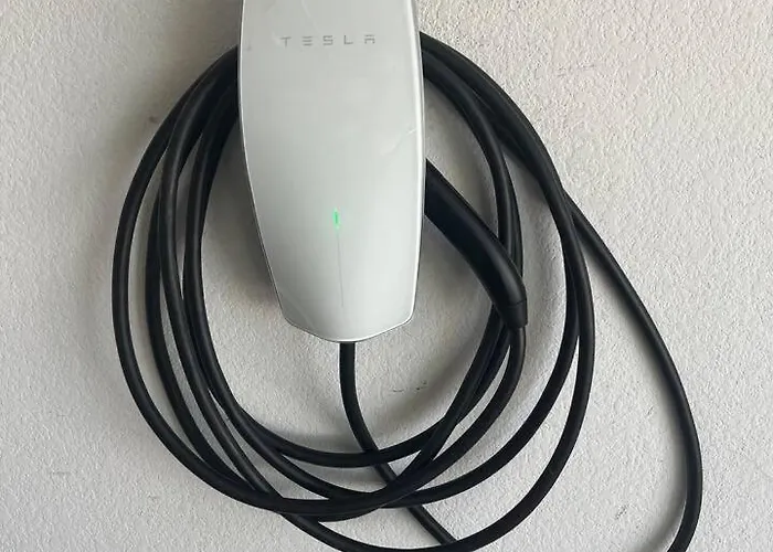 Pool/spa, Garage, Tesla Charger, 2 Primary