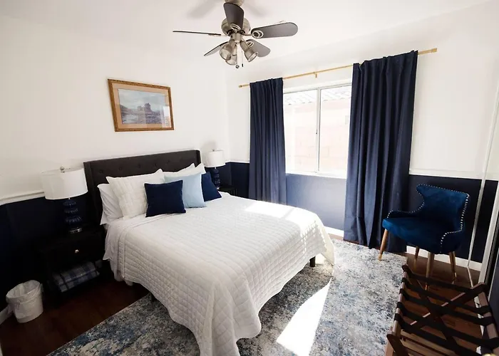 Holiday home Pool/spa, Garage, Tesla Charger, 2 Primary *