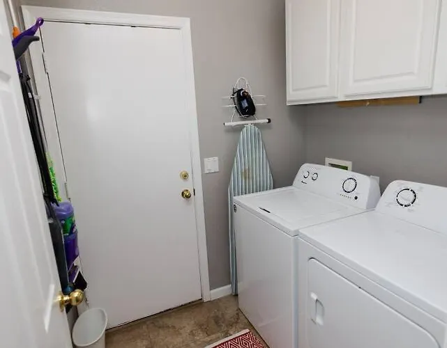 Pool/spa, Garage, Tesla Charger, 2 Primary * Surprise