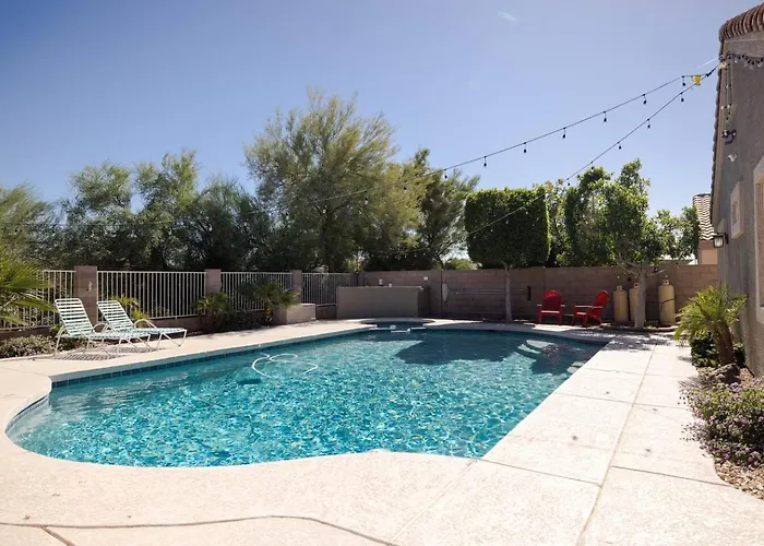 Pool/spa, Garage, Tesla Charger, 2 Primary Holiday home *