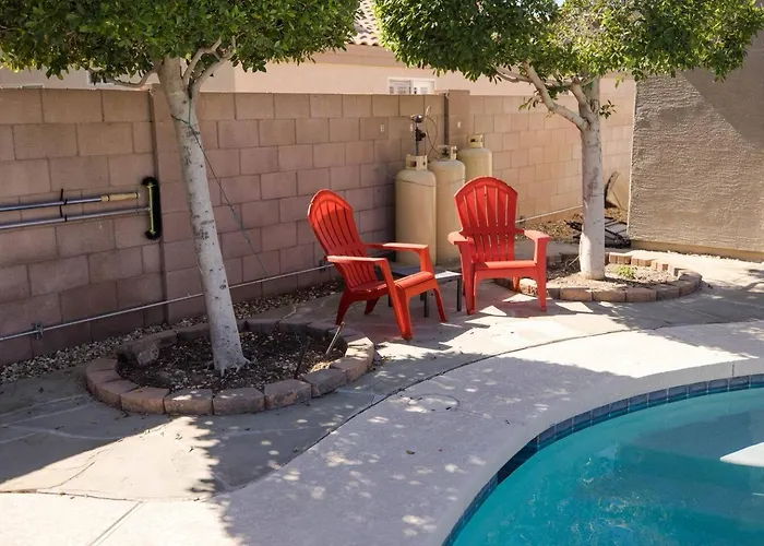 Pool/spa, Garage, Tesla Charger, 2 Primary Holiday home
